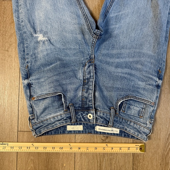 Levi's Wedgie Classic Blue Straight Leg Jeans - Picture 6 of 9